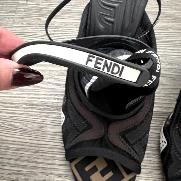 Beautiful Sandals Fendi✨ - Picture 9 of 9